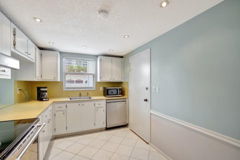 Condo in Fort Lauderdale, Florida, 2 bedrooms  № 1119959 - photo 20