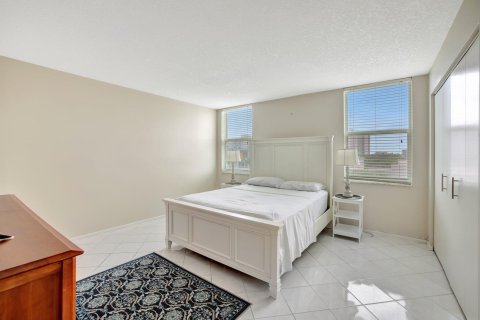 Condo in Fort Lauderdale, Florida, 2 bedrooms  № 1119959 - photo 17