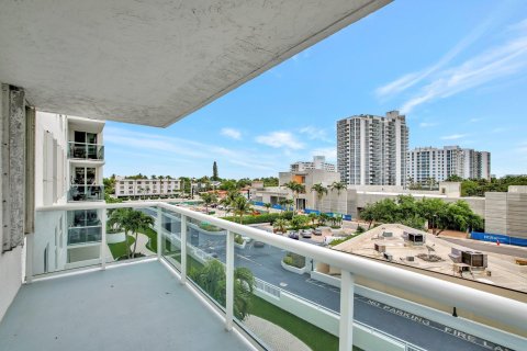 Condo in Fort Lauderdale, Florida, 2 bedrooms  № 1119959 - photo 30