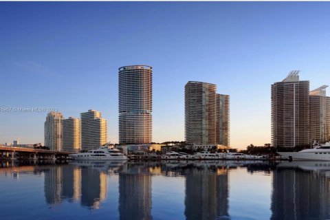 Apartamento en venta en Miami Beach, Florida, 3 dormitorios, 217 m2 № 386452 - foto 9