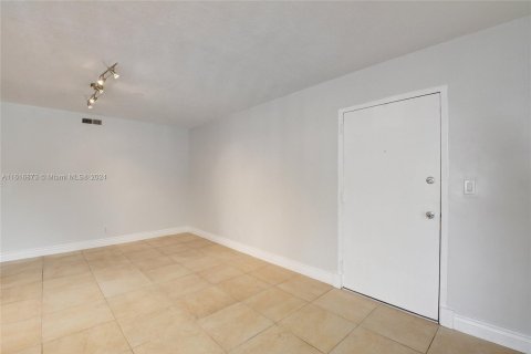 Commercial property in Fort Lauderdale, Florida № 1238325 - photo 15