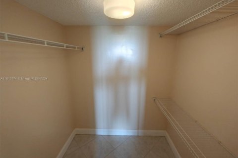 Condo in Aventura, Florida, 2 bedrooms  № 1238326 - photo 11