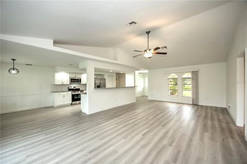 Villa ou maison à vendre à Port Charlotte, Floride: 3 chambres, 152.36 m2 № 1340740 - photo 8