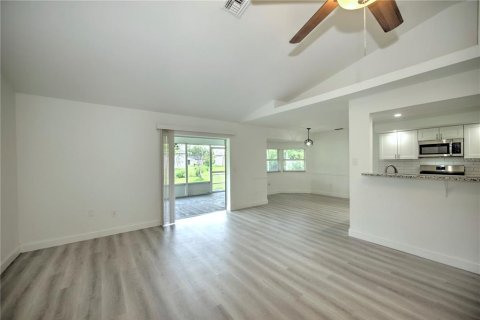 Casa en venta en Port Charlotte, Florida, 3 dormitorios, 152.36 m2 № 1340740 - foto 9