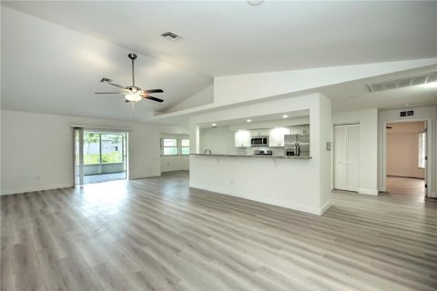 Villa ou maison à vendre à Port Charlotte, Floride: 3 chambres, 152.36 m2 № 1340740 - photo 4