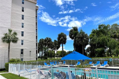 Condo in Plantation, Florida, 2 bedrooms  № 1310897 - photo 30