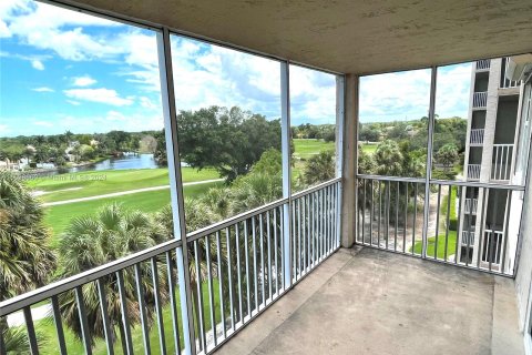 Condo in Plantation, Florida, 2 bedrooms  № 1310897 - photo 22