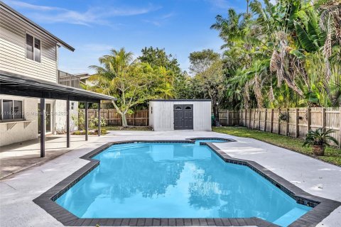 Villa ou maison à vendre à Cooper City, Floride: 6 chambres, 259.75 m2 № 908389 - photo 3