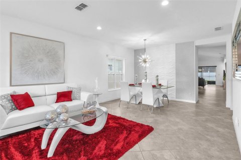 Villa ou maison à vendre à Kissimmee, Floride: 4 chambres, 184.6 m2 № 1318621 - photo 8