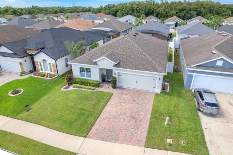 Villa ou maison à vendre à Kissimmee, Floride: 4 chambres, 184.6 m2 № 1318621 - photo 3