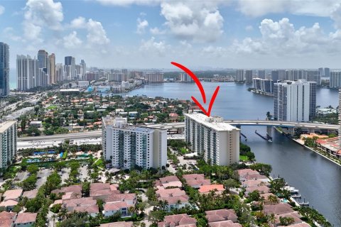 Condo in Sunny Isles Beach, Florida, 1 bedroom  № 1348965 - photo 5