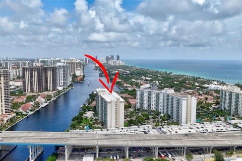 Copropriété à louer à Sunny Isles Beach, Floride: 1 chambre, 92.9 m2 № 1348965 - photo 2