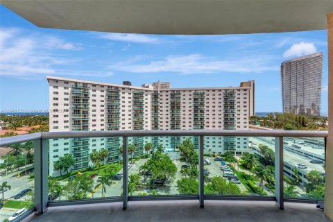 Condo in Sunny Isles Beach, Florida, 1 bedroom  № 1348965 - photo 21