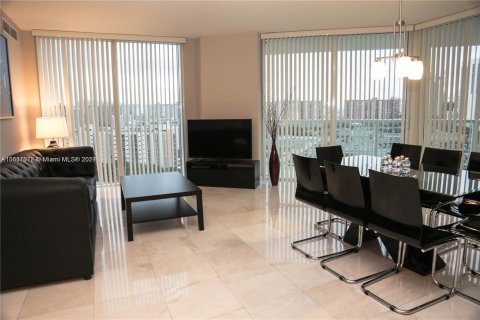 Condo in Sunny Isles Beach, Florida, 3 bedrooms  № 1348798 - photo 3