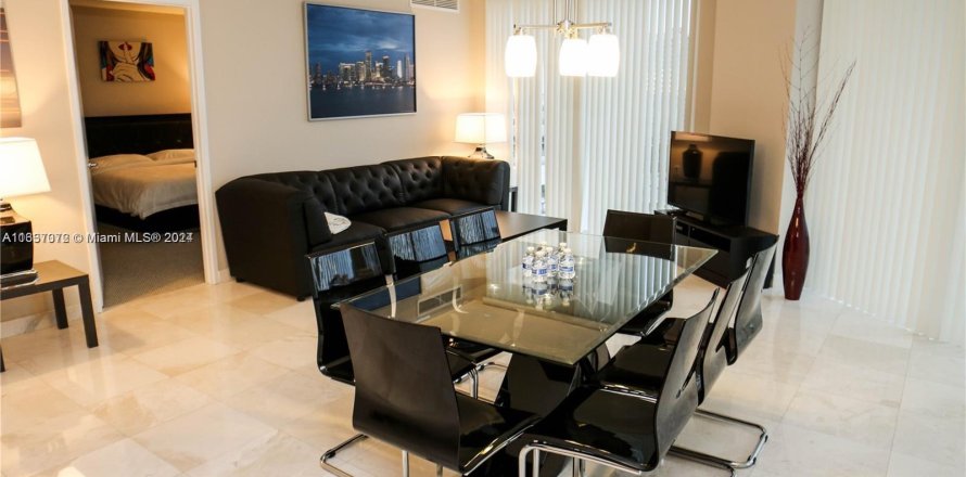 Condo in Sunny Isles Beach, Florida, 3 bedrooms  № 1348798