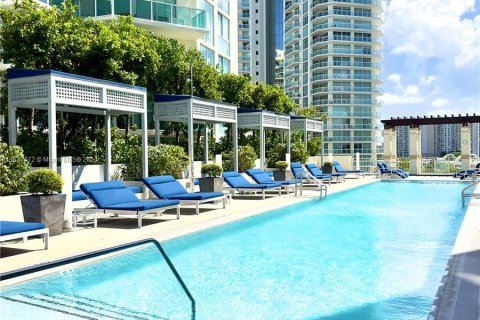 Condo in Sunny Isles Beach, Florida, 3 bedrooms  № 1348798 - photo 9