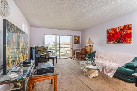 Condo in Sunrise, Florida, 2 bedrooms  № 1310824 - photo 3