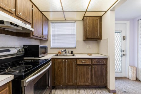 Condo in Sunrise, Florida, 2 bedrooms  № 1310824 - photo 6