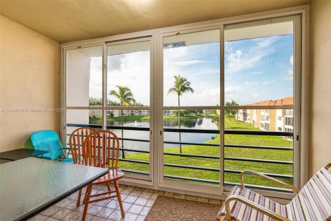 Copropriété à vendre à Sunrise, Floride: 2 chambres, 78.97 m2 № 1310824 - photo 5