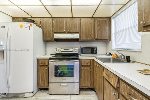 Condo in Sunrise, Florida, 2 bedrooms  № 1310824 - photo 17