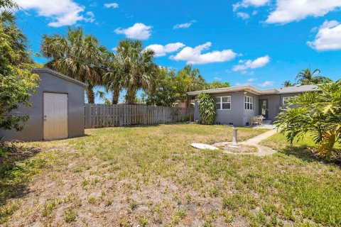 House in West Palm Beach, Florida 4 bedrooms, 127.74 sq.m. № 1224688 - photo 12