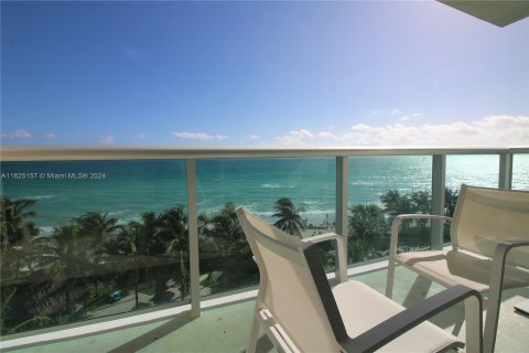 Condominio en venta en Hollywood, Florida, 2 dormitorios, 108.97 m2 № 1271605 - foto 3