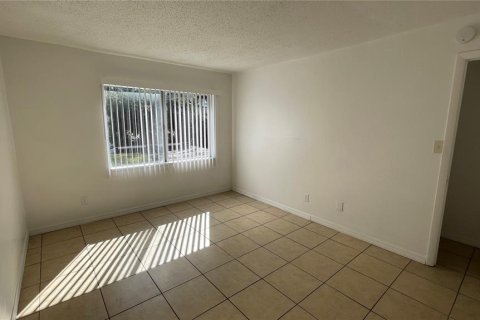 Condo in Tampa, Florida, 1 bedroom  № 1413308 - photo 19