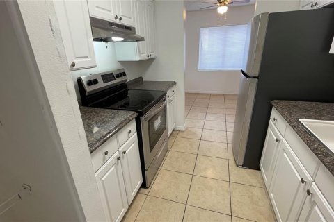 Condo in Tampa, Florida, 1 bedroom  № 1413308 - photo 5