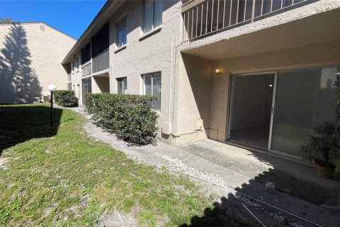 Condo in Tampa, Florida, 1 bedroom  № 1413308 - photo 11