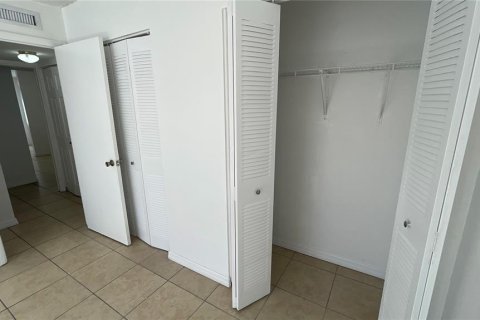 Condo in Tampa, Florida, 1 bedroom  № 1413308 - photo 23