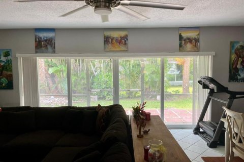 House in Tamarac, Florida 2 bedrooms, 202.99 sq.m. № 1312789 - photo 22