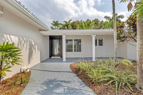 House in Fort Lauderdale, Florida 3 bedrooms № 1183639 - photo 3