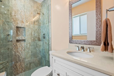 Condo in Fort Lauderdale, Florida, 2 bedrooms  № 1183640 - photo 27