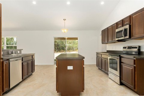 House in Weeki Wachee, Florida 4 bedrooms, 218.78 sq.m. № 1346287 - photo 8