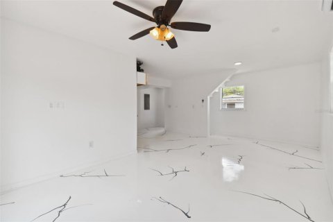 Immobilier commercial à vendre à Zephyrhills, Floride: 92.9 m2 № 1250469 - photo 4