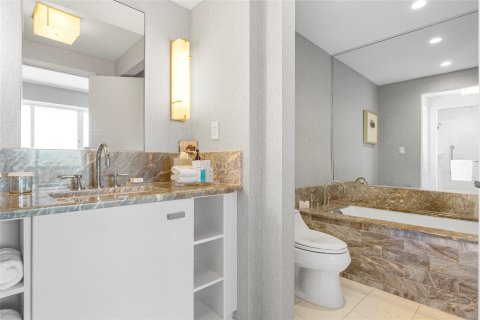 Condo in Fort Lauderdale, Florida, 1 bedroom  № 1136412 - photo 16