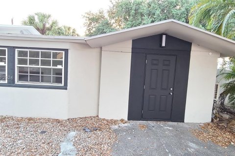 House in Fort Lauderdale, Florida 5 bedrooms, 148.64 sq.m. № 1015958 - photo 25