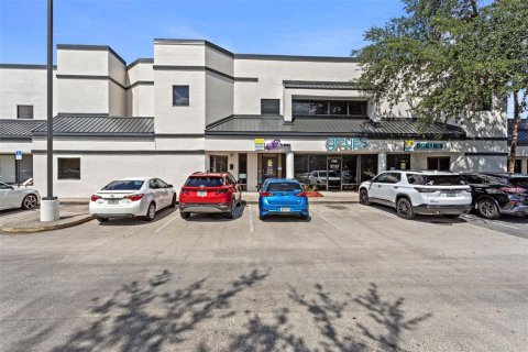 Immobilier commercial à louer à Orlando, Floride: 57.97 m2 № 725525 - photo 8