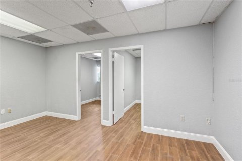 Immobilier commercial à louer à Orlando, Floride: 57.97 m2 № 725525 - photo 21