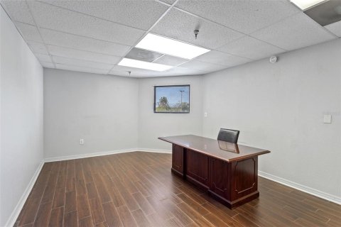 Immobilier commercial à louer à Orlando, Floride: 57.97 m2 № 725525 - photo 19