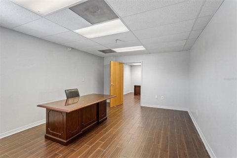 Propiedad comercial en alquiler en Orlando, Florida, 57.97 m2 № 725525 - foto 20