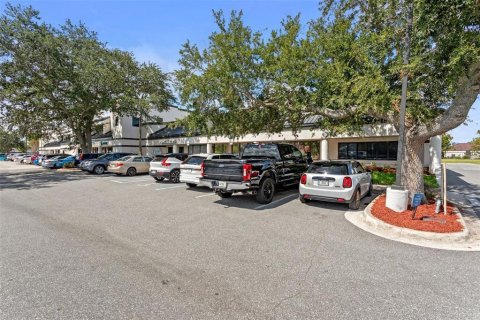 Immobilier commercial à louer à Orlando, Floride: 57.97 m2 № 725525 - photo 9