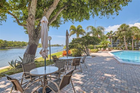 Copropriété à vendre à Lighthouse Point, Floride: 2 chambres, 98.1 m2 № 1187694 - photo 3