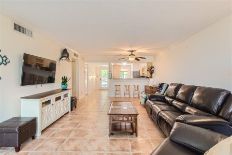 Condo in Lighthouse Point, Florida, 2 bedrooms  № 1187694 - photo 16