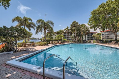 Copropriété à vendre à Lighthouse Point, Floride: 2 chambres, 98.1 m2 № 1187694 - photo 4