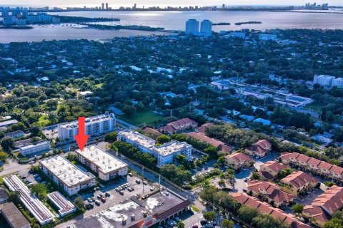 Condominio en venta en Miami Shores, Florida, 1 dormitorio, 67.63 m2 № 694755 - foto 28