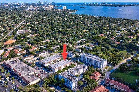 Condominio en venta en Miami Shores, Florida, 1 dormitorio, 67.63 m2 № 694755 - foto 30