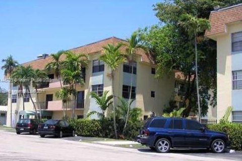 Condo in Miami Shores, Florida, 1 bedroom  № 694755 - photo 2