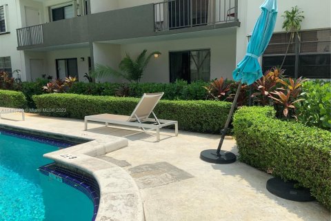 Condominio en venta en Miami Shores, Florida, 1 dormitorio, 67.63 m2 № 694755 - foto 11