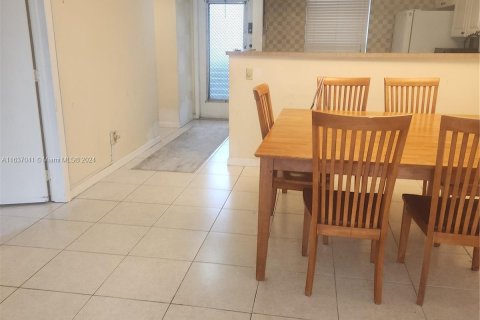 Condo in Tamarac, Florida, 1 bedroom  № 1310343 - photo 7